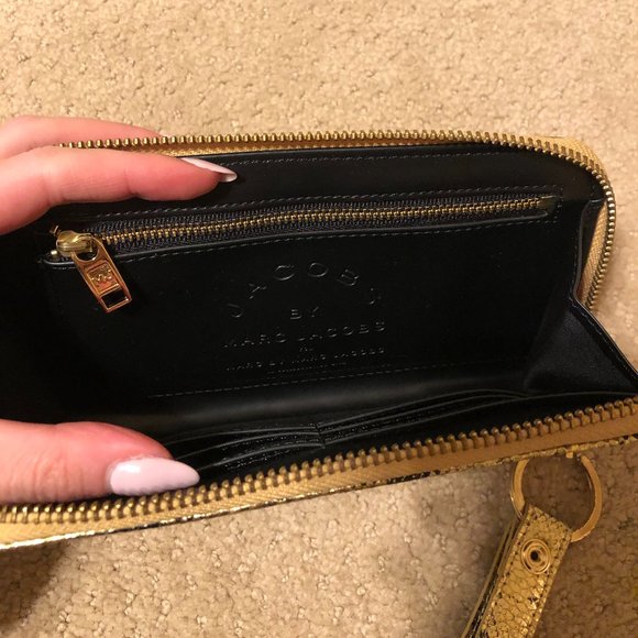 Marc by Marc Jacobs Gold Snakeskin Wallet and Keychain - Picture 5 of 6